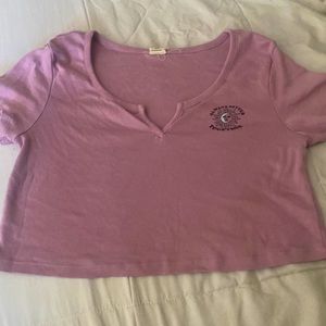 Xl lilac cropped baby tee fits like a large